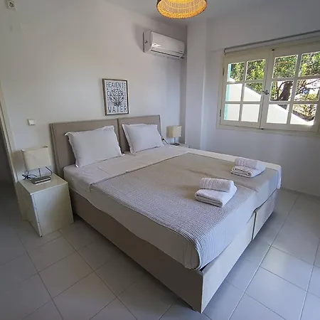Nova 2 Cozy 2-bedroom Near Kanapitsa ヴィラ スキアトスタウン