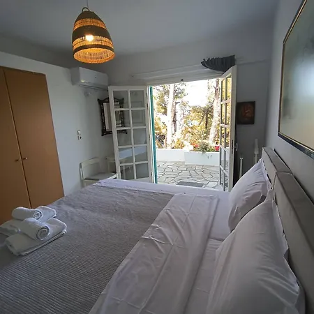 Nova 2 Cozy 2-bedroom Near Kanapitsa * Skiathos Town