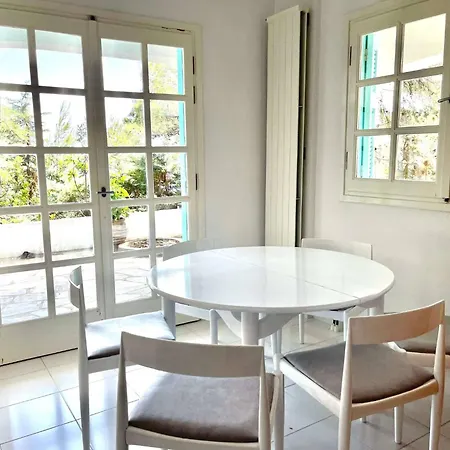 Nova 2 Cozy 2-bedroom Near Kanapitsa Villa